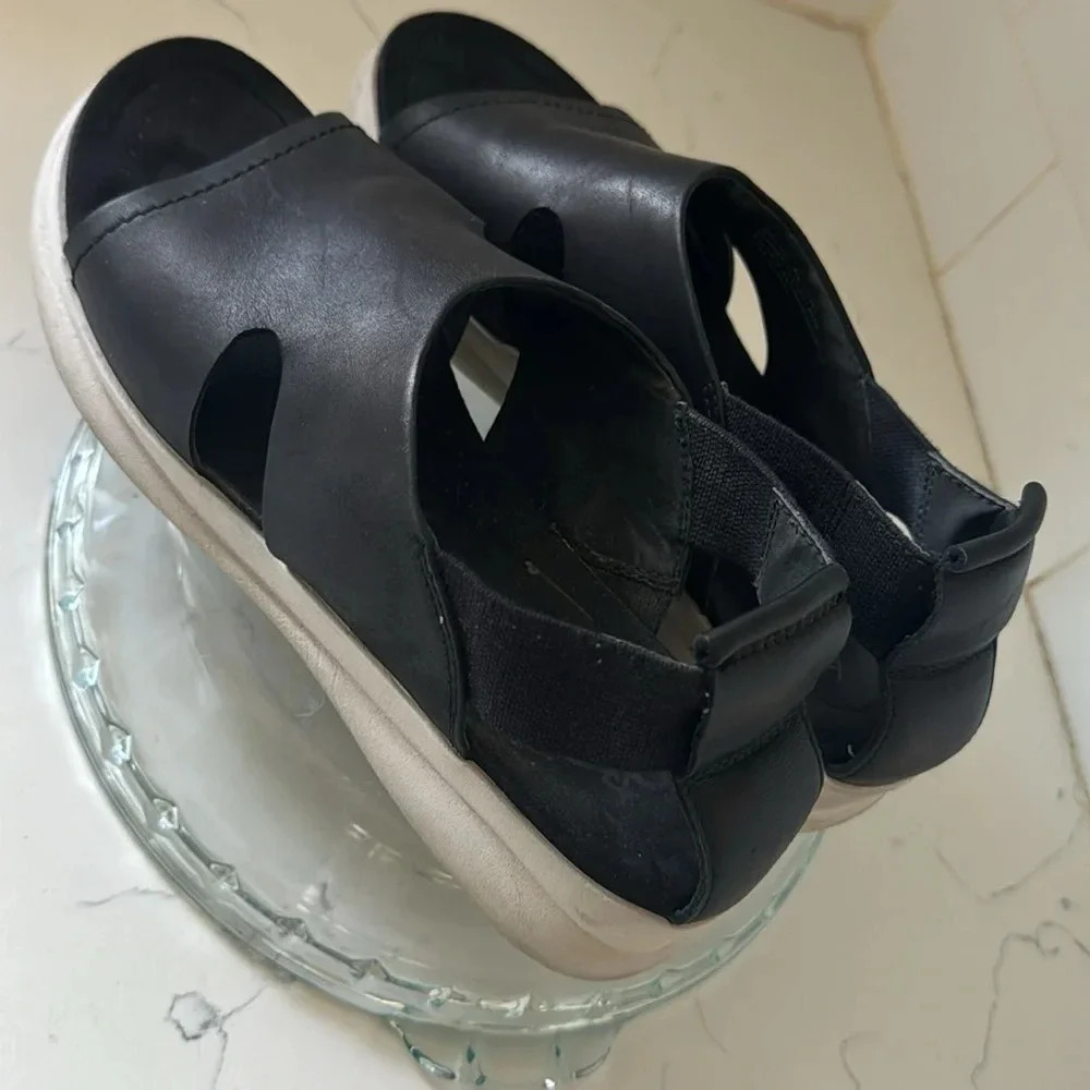 OTBT Forever Whitney black leather slip on cutout sandals size 8 - Picture 4 of 9